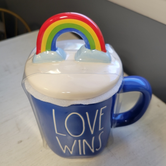 Rae Dunn LOVE WINS Rainbow 🌈 Topper Mug - Picture 2 of 4